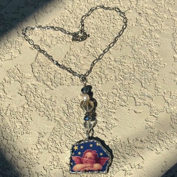 Broken China Angel Pendant Crystal Bead Necklace Set in Silver Blend Metalwork - Picture 9 of 14